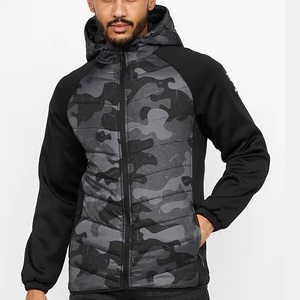 CHAQUETA DE HOMBRE CROSSHATCH HIBRID CAMO NEGRA